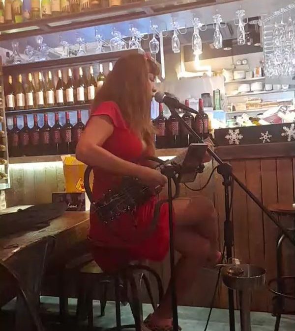 Live Music with MaryJane , at Cafe 2 Oyster n Grill Sai Ying Pun . last part of the First half before her break …